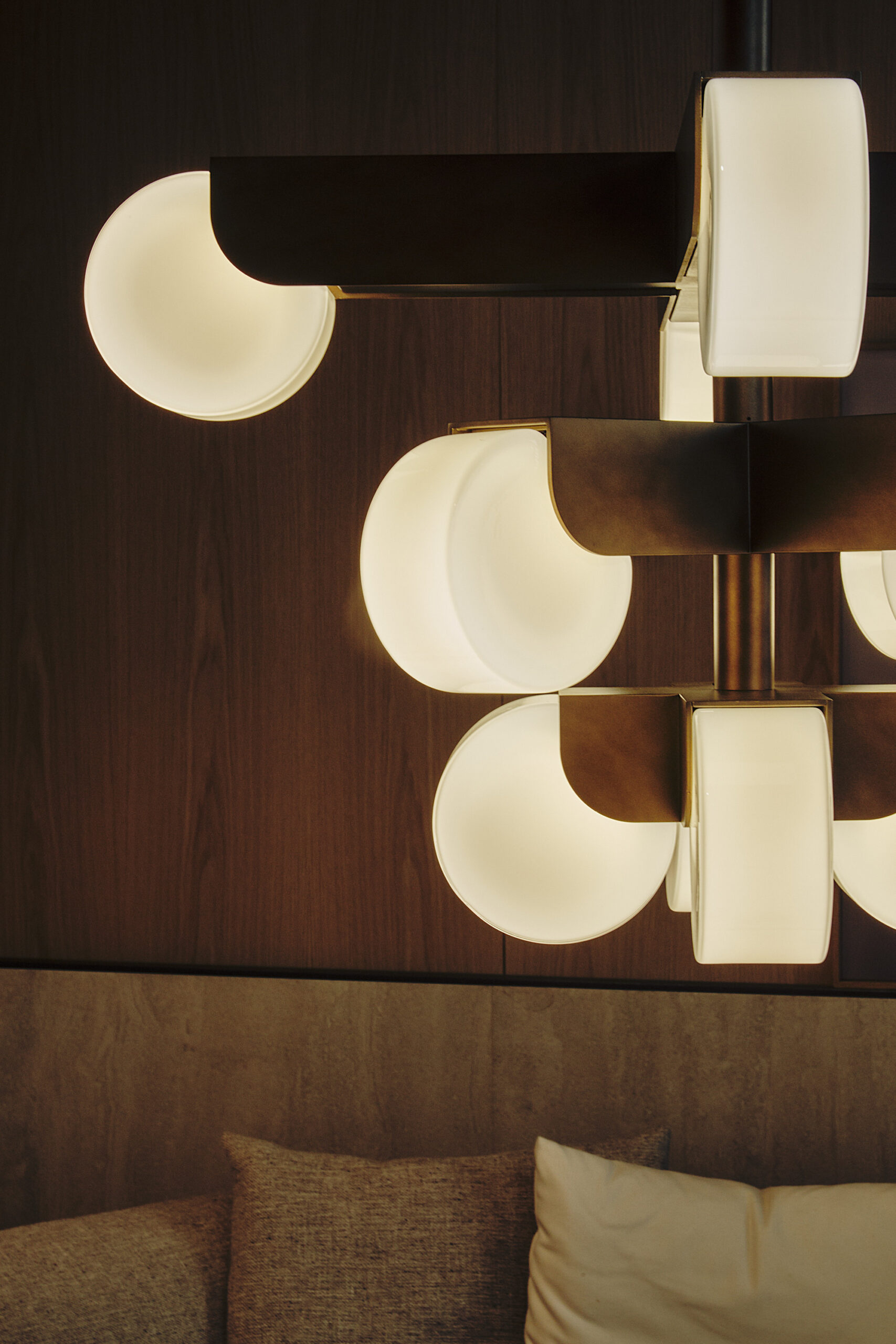 Stilla 510.12 Chandelier by TOOY 5