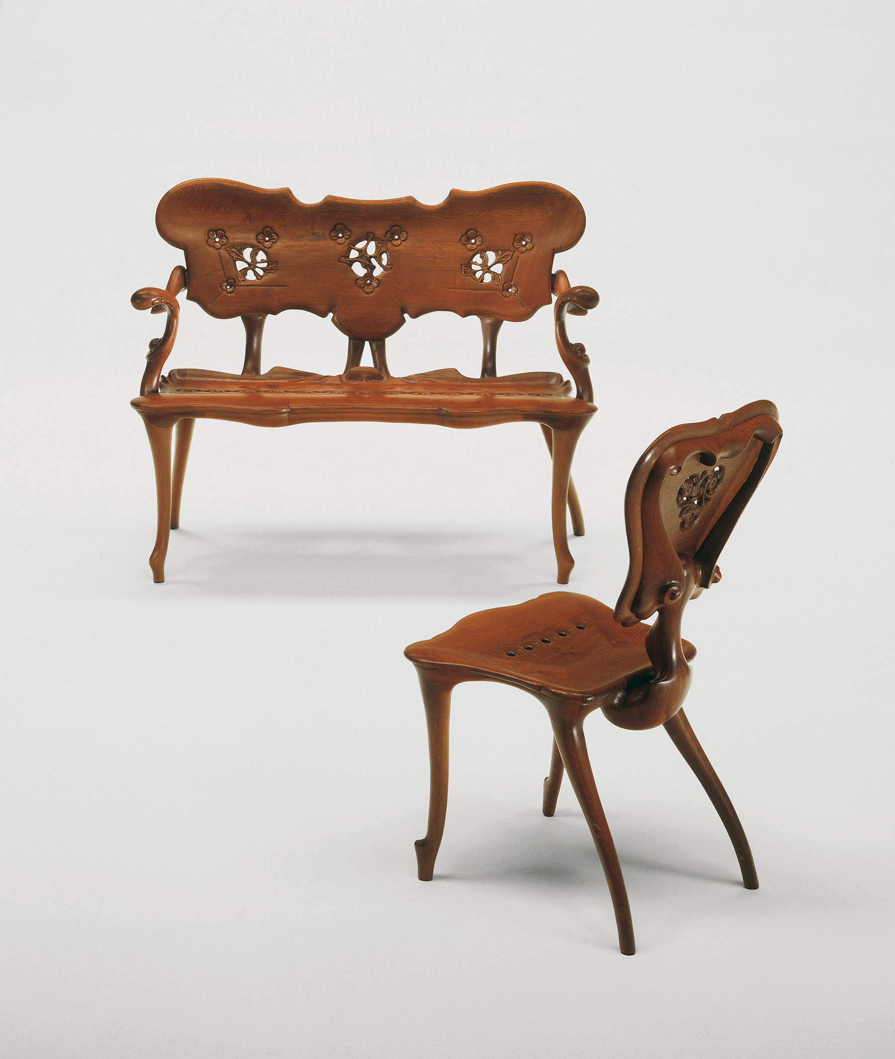 BD_Calvet_Chair_Antoni_Gaudi2