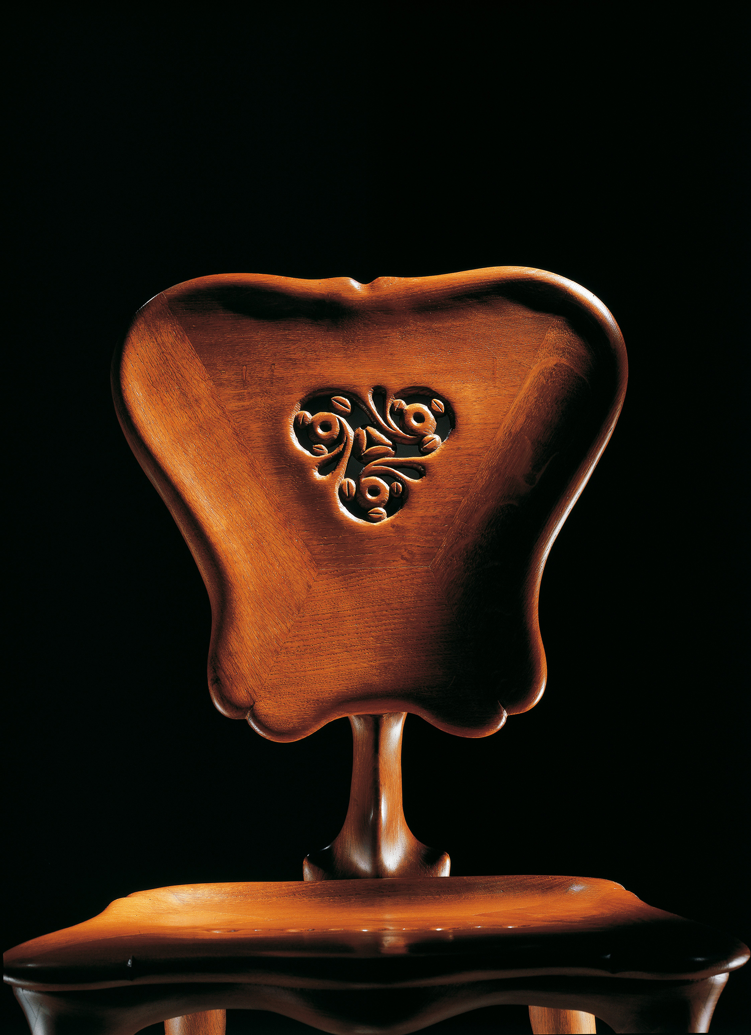 BD_Calvet_Chair_Antoni_Gaudi4
