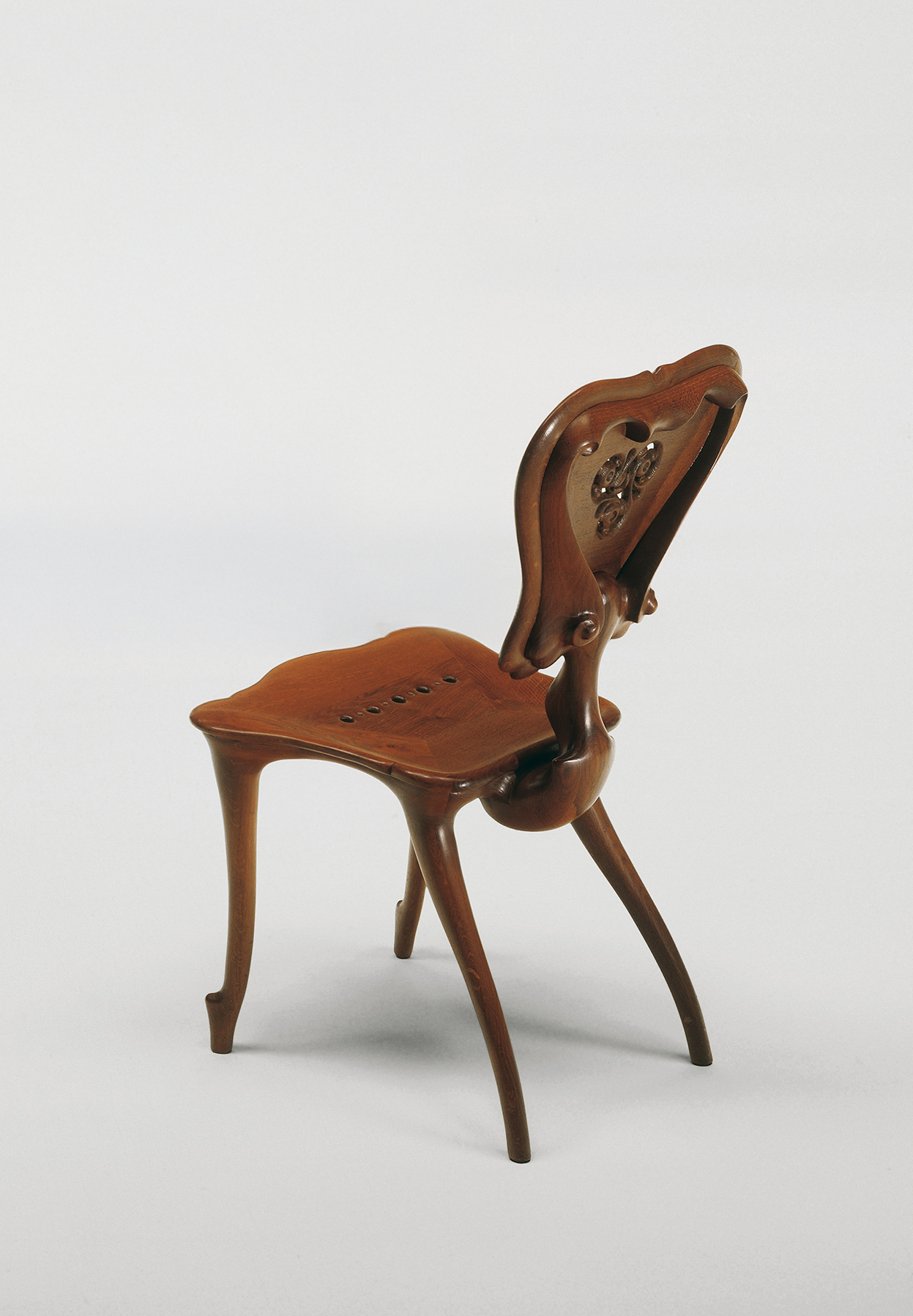 BD_Calvet_Chair_Antoni_Gaudi_3