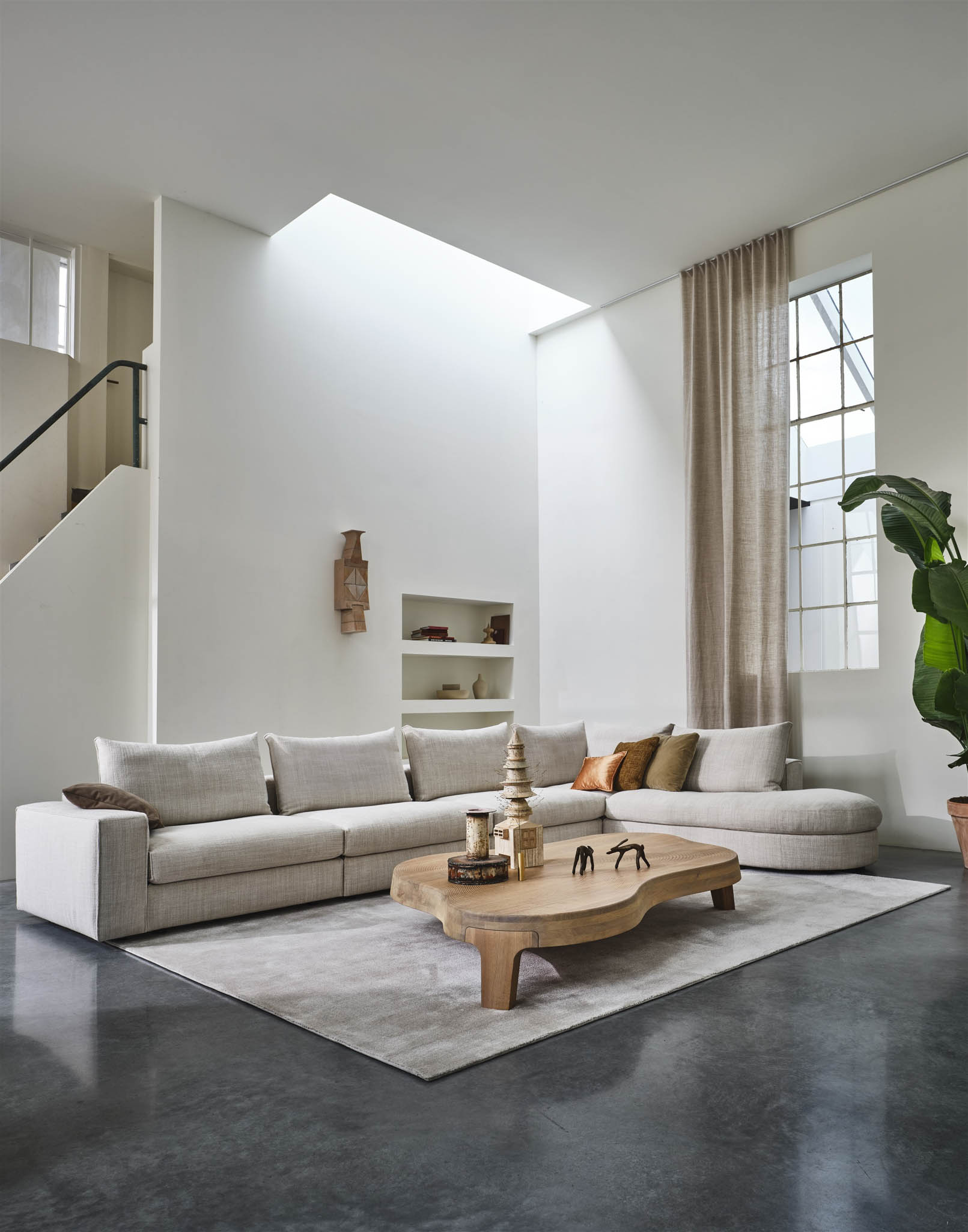 Isola-Coffee Table-Linteloo-Savannah Bay Gallery 3