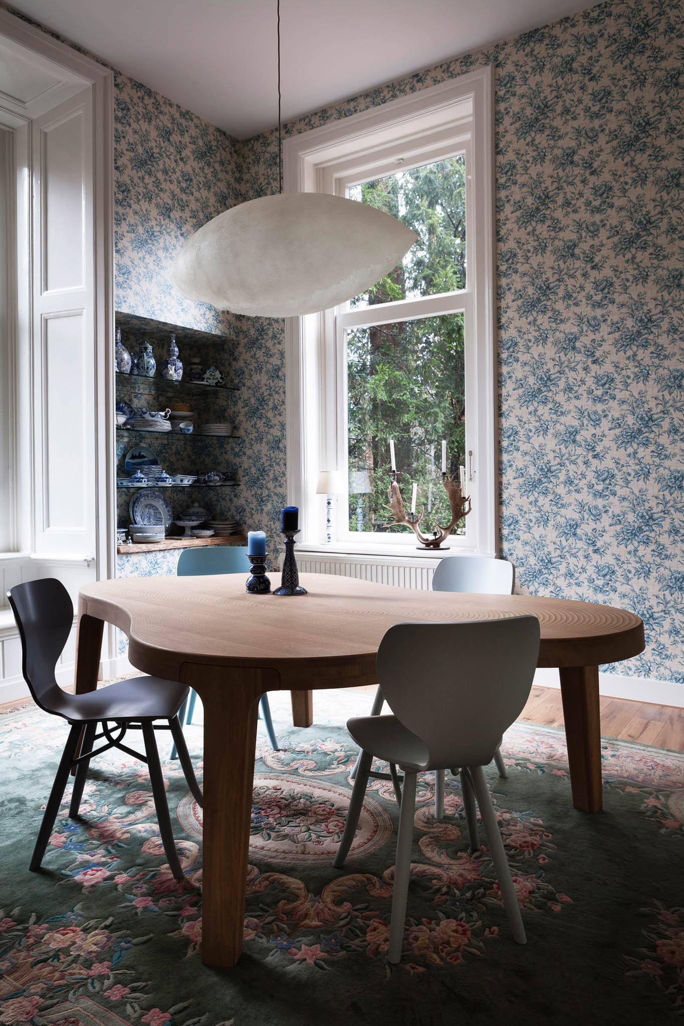 Isola-Dining Table-Linteloo-Savannah Bay Gallery 5
