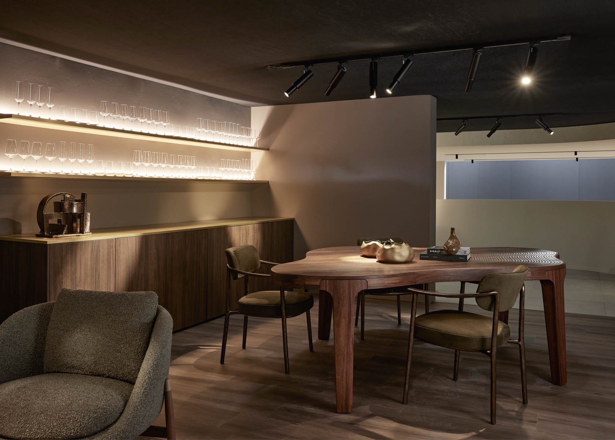Isola-Dining Table-Linteloo-Savannah Bay Gallery 7